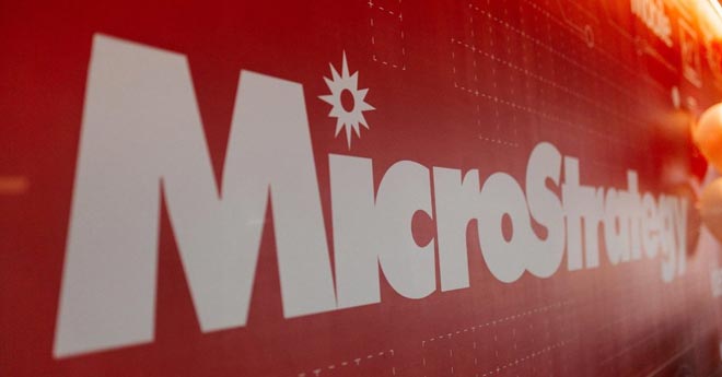 MicroStrategy (MSTR): Innovazione e Volatilità