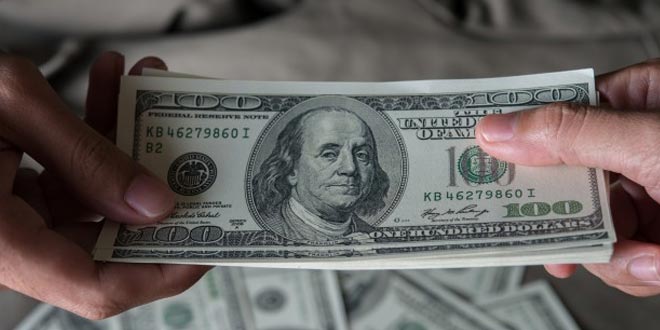 Il dollaro sotto pressione: le cause secondo Buffett