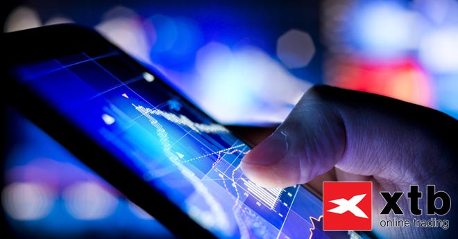 FTSE100 raggiunge nuovo massimo