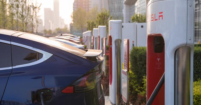 Tesla e General Motors: Un'alleanza che cambia le regole del gioco