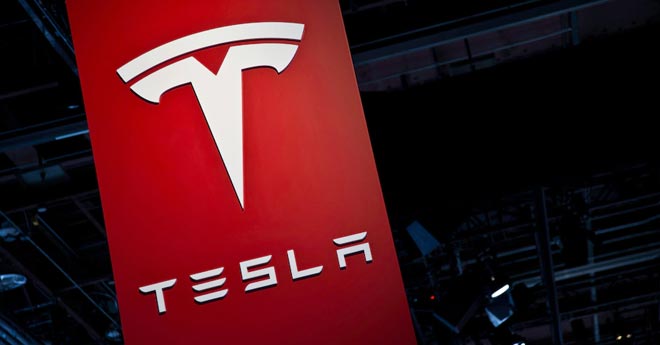 Tesla: Pionieri dei Veicoli Elettrici