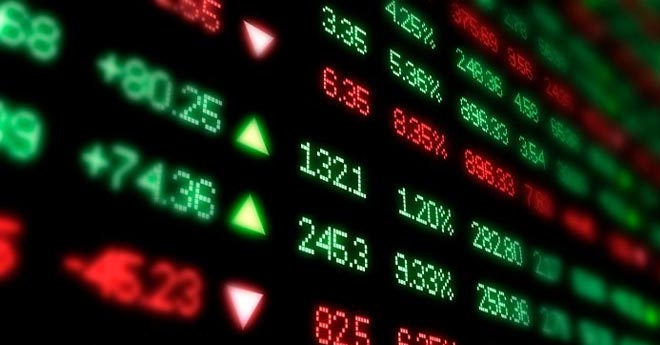 Sfida all'Intelligenza Artificiale: Il Confronto Tra le Migliori Azioni AI