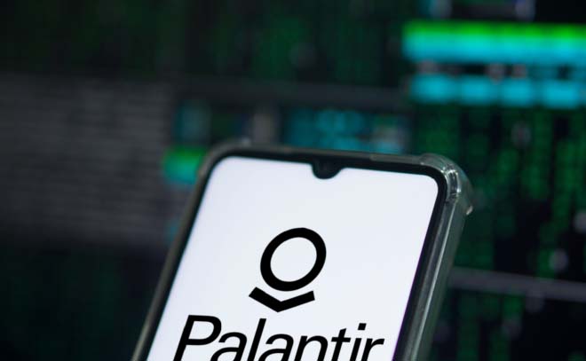 Palantir Technologies (PLTR) - La Crescita Attraverso i Contratti Governativi