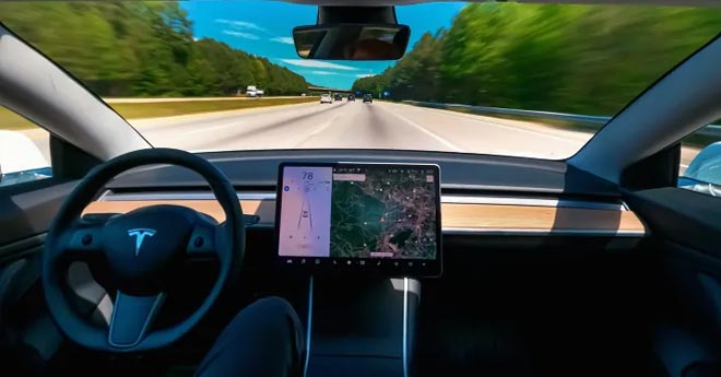 Tesla Vola in Cina: FSD Approvato e Analisti Ottimisti