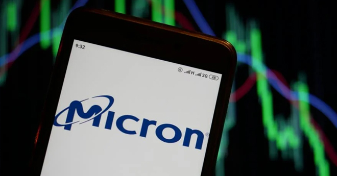 Micron Technology: Utili Record, ma il Titolo Crolla. Perché?
