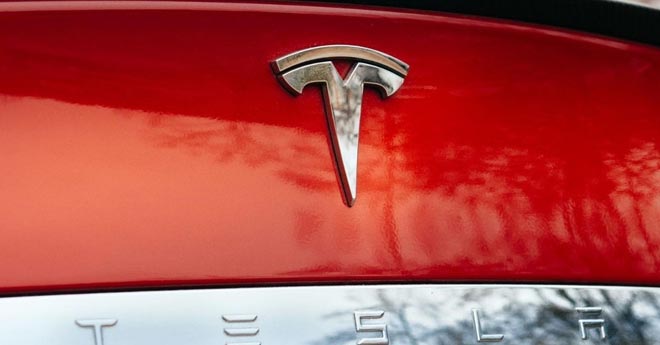 Azioni Tesla Verso i 400 Dollari! Ecco Perché e Quando Accadrà