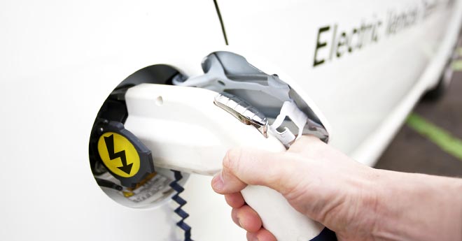 Guerra delle Auto Elettriche: La Battaglia Tra Cina, Europa e USA