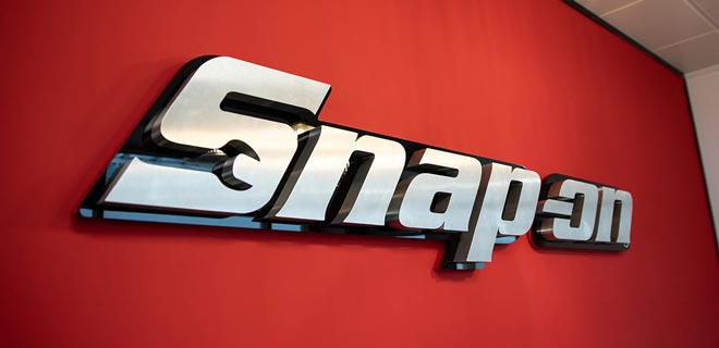 Snap-on Incorporated (SNA): Un Settore Industriale Solido