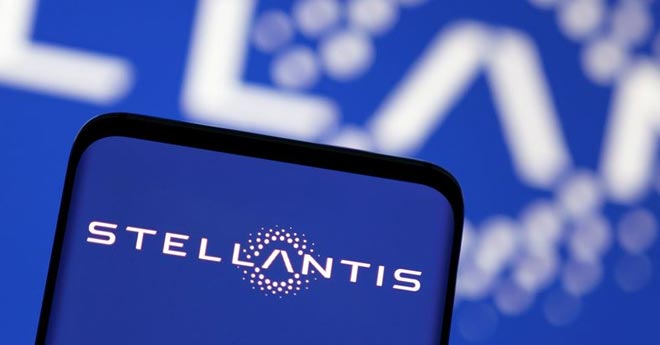 Stellantis in Crisi: Lezioni per gli Investitori e Analisi del Settore Auto