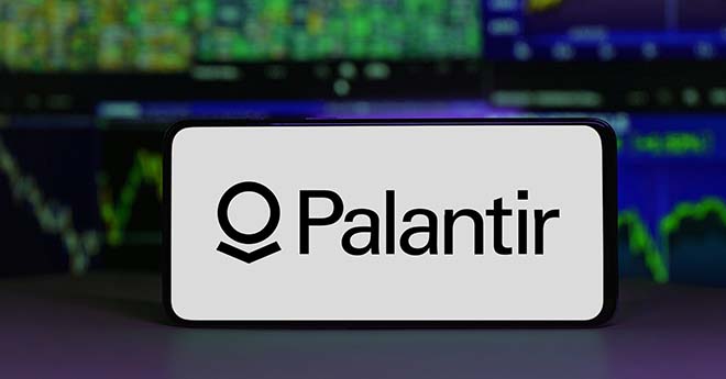 Palantir Technologies: L’IA Militare e Commerciale in Forte Crescita
