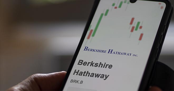 Warren Buffett: La Strategia Geniale Durante il Crollo del Mercato 2025